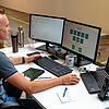 Die Firma Fruitcore arbeitet jetzt auch im Technologiepark am Krebsgraben in Villingen. Hier Mitarbeiter Marco Angst bei der ...