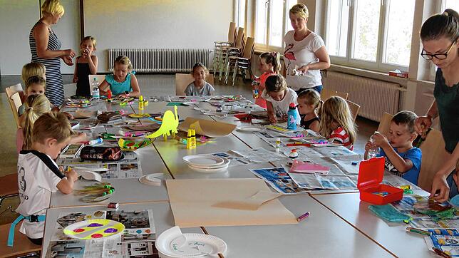 Eine der Geisinger Ferienaktionen: der Bastelnachmittag der Landfrauen Gutmadingen im Gemeinschaftshaus.