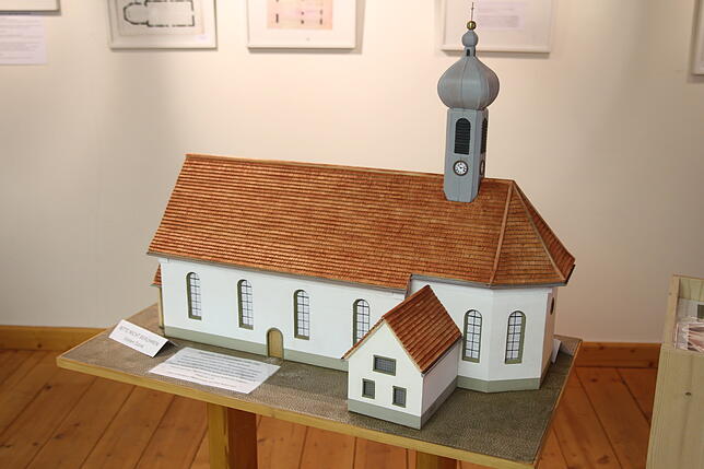 Das Modell der früheren Stadtkirche steht im Kelnhofmuseum.