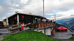 Die Sunnegg-Hütte liegt malerisch gelegen im Skigebiet von Damüls im Bregenzer Wald. Nicht ganz so malerisch waren die Finanzen der ...