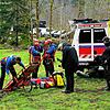 Die Bergwacht demonstriert einen Einsatz.