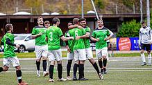 Vierfacher Torjubel rund um Kapitän Fichter beim FC 07 Furtwangen gegen die SG Kirchen-Hausen.