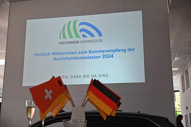 Bild 32: Deutschland – Schweiz: Die schönsten Bilder vom Public Viewing in Tiengen
