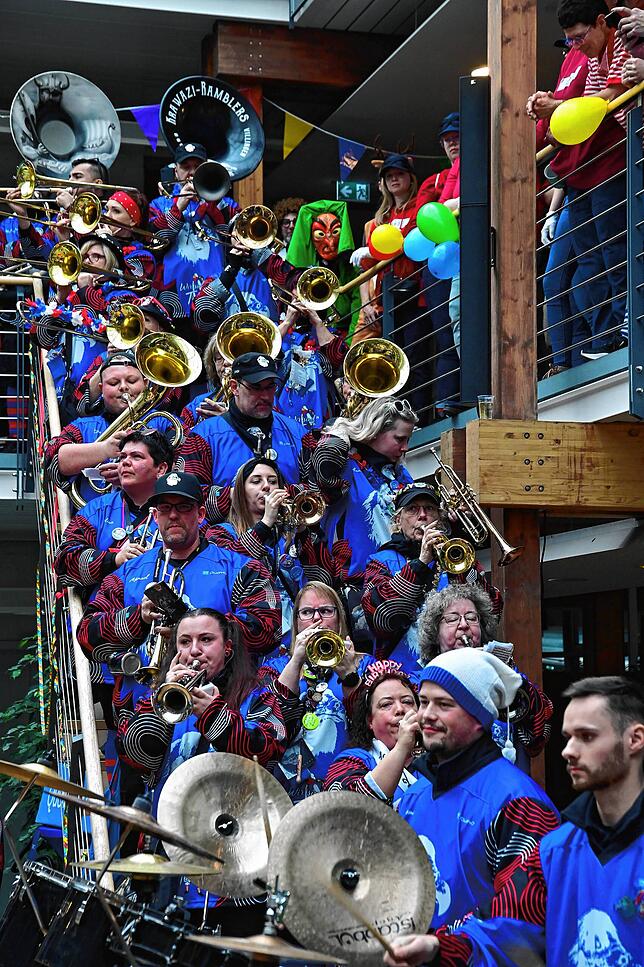 Die Krawazi-Ramblers sorgen im Landratsamt für ordentlich Stimmung.