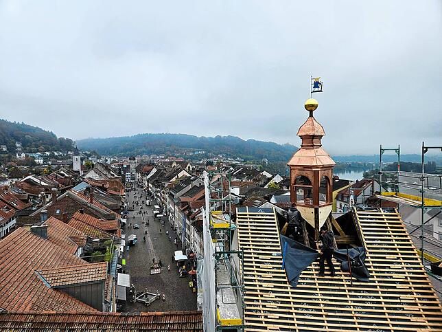 Bild 34: Das untere Tor hat einen neuen Glockenturm! Das sind die spektakulärsten Bilder der Montage