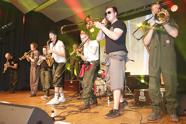 Bild 19: Bilder von der Party nach dem Nachtumzug in Pfohren
