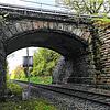 Die Gewölbebrücke über die Hochrhein-Bahn zwischen Gurtweil und B&nbsp;34 ist baufällig und wird deshalb für den motorisierten Verkehr ...