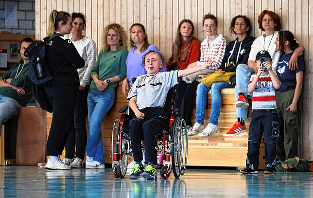 Bild 35: Endlich Schiedsrichter! Unsere Bildergalerie von Jakob Windls erstem Einsatz.