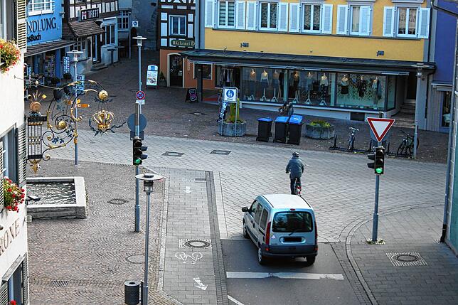 Dieser gesamte Bereich zwischen Hauptstraße, Stadtgraben und Marktstraße soll zu einem gemeinsamen Verkehrsraum für Fußgänger, Radfahrer ...