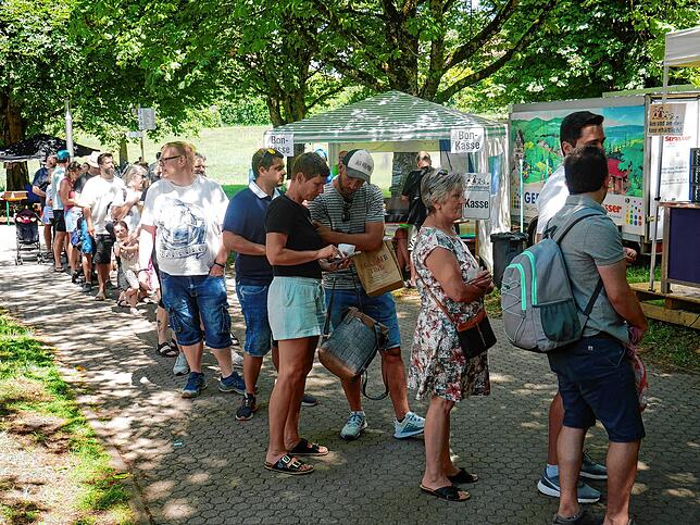 Bild 8: Hier sind die besten Bilder vom Badmattenfest in Bad Säckingen