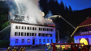 Bild : Dachstuhlbrand eines leerstehenden Gebäudes