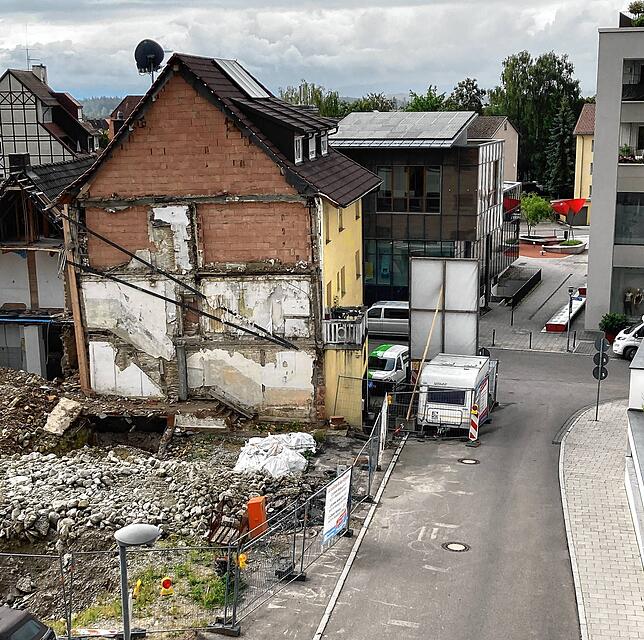 Eine Aufnahme vom 17. Juli, der Baustellenbetrieb ruht.