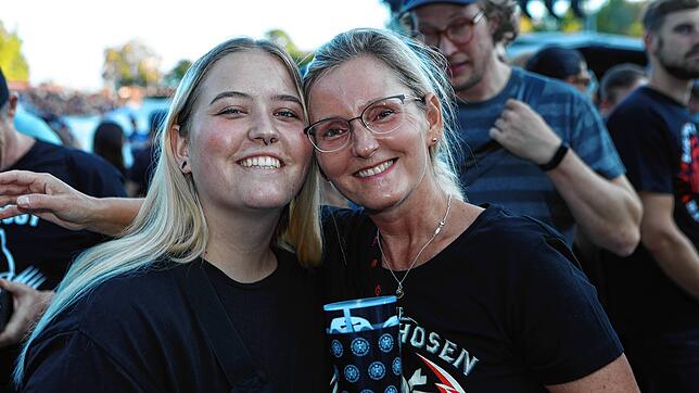 Bild 15: Die Toten Hosen rocken das Konstanzer Bodenseestadion. Hier sind die schönsten Bilder des Abends