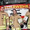 Dennis Riesle (von links), Nadja Will und Stephan Groß sind beruflich und ehrenamtlich für die Feuerwehr der Doppelstadt im Einsatz.