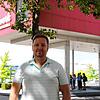 Vitaliy Tomniuk vor dem Radolfzeller Milchwerk. Er ist Initiator des Unabhängigkeitsfests.