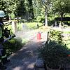 Eine Gasflasche hatte es in Stücke gerissen. Die zweite Flasche wurde vorsichtshalber von der Feuerwehr gekühlt.