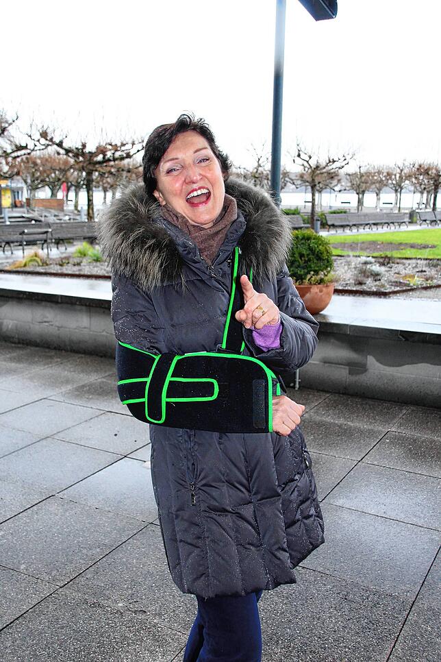 Humor ist, wenn man trotzdem lacht: Claudia Zähringer mit Gilchristverband.