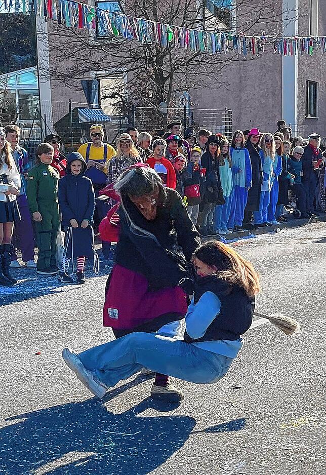 Bild 7: Bilder vom Fasnet Mäntig Umzug in Gottmadingen