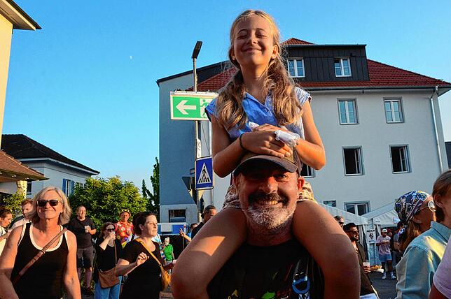 Bild 21: Feiern, Spaß und Laune beim dritten Konzertabend des Markdorf Open-Air 2025
