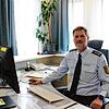 Kai Stehle, Leiter des Polizeireviers St. Georgen, an seinem Schreibtisch. Das Bild entstand kurz nach seinem Dienstanstritt in der ...