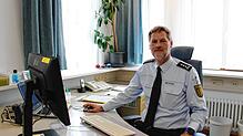 Kai Stehle, Leiter des Polizeireviers St. Georgen, an seinem Schreibtisch. Das Bild entstand kurz nach seinem Dienstanstritt in der ...