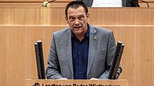 Der AfD-Landtagsabgeordnete Bernhard Eisenhut spricht im Juli 2022 in einer Plenarsitzung im Stuttgarter Landtag.