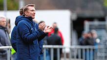 Beifall von Trainer Ronny Warnick, weil der Hegauer FV alles versuchte, den Rückstand auszugleichen. Das gelang nicht, Königsfeld gewann ...