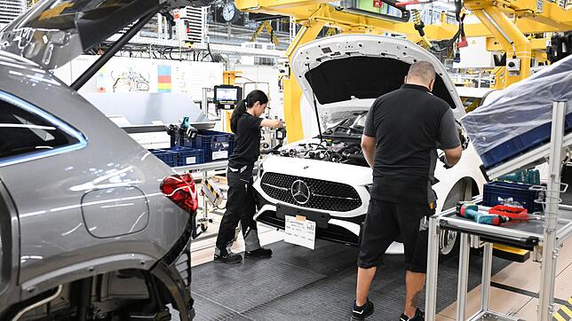 Mercedes-Benz hat auch im zweiten Quartal weniger Autos verkauft. (Archivbild)