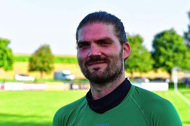 Yannic Frey (33) spielte bis zur C-Jugend beim SV Jestetten, wechselte dann zum FC Dettighofen. Als Aktiver kehrte er 2010 zurück. 2013 ...