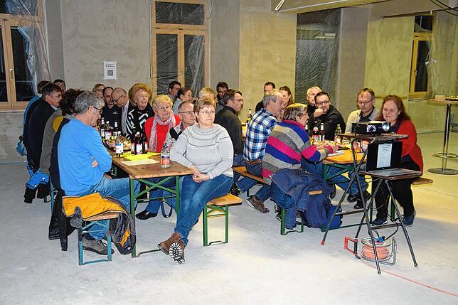 Getagt wurde auf der Baustelle: Die Mitgliederversammlung des Fördervereins Gemeinsam für Altenschwand versammelte sich im Alten Schulhaus.