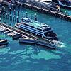 (Archivbild von April 2025) So soll es sein: Eine voll beladene Fähre läuft gerade in den Hafen Konstanz-Staad ein. Doch 2024 waren ...