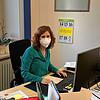 Blumbergs Hauptamtsleiterin Nicole Schautzgy, hier an ihrem Schreibtisch im Rathaus, hat mit ihrem Team vor Weihnachten noch viel Arbeit.