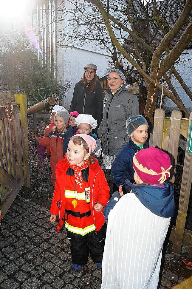 Bild 15: Bilder vom Frickinger Narrenbaumstellen