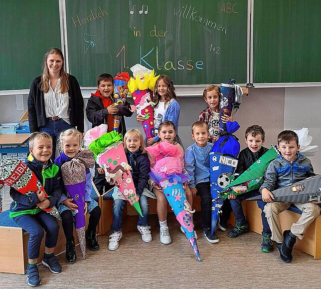 Die erste Klasse der Naturparkschule Gütenbach mit Klassenlehrerin Tabea Mattmüller.