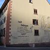 Andreas Mahler und Initiatorin Jutta Binner-Schwarz führten bei der historischen Stadtführung zahlreiche interessierte Touristen sowie ...