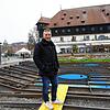 Planer Thomas Stegmann auf dem Konzilsvorplatz. Die Unterkonstruktion für den Platz rund um den künftig runden Brunnen sind fertig. Der ...