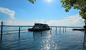 Es ist heiß in Süddeutschland – ein Glück, dass der Bodensee etwas Erfrischung bietet.