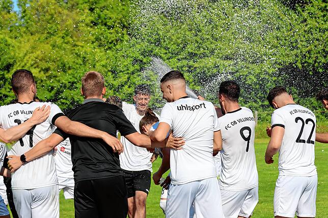 Bild 21: Enttäuschte Radolfzeller, jubelnde Villinger: Die besten Bilder vom Showdown in der Verbandsliga