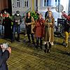 Oberbürgermeister Jan Zeitler warb draußen um Verständnis für die Corona-Beschränkungen und wurde drinnen Zielscheibe des Bambergener ...