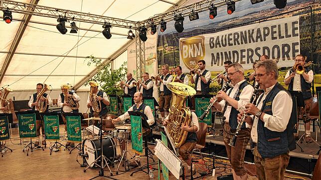 Die Bauern-Kapelle Mindersdorf ist vom Pfingstmusikfest in Leimbach nicht mehr wegzudenken, sie spielen seit vielen Jahren zünftig zum ...
