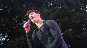 Bild : Regenfeste Wincent-Weiss-Fans in Salem