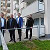 Martin Löhle und Michael Pfefferkorn von Vonovia und Herbert Weber und Winfried Kropp vom Mieterbund Bodensee (von links) blicken auf ...
