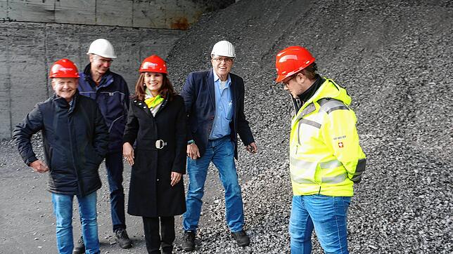 Die Alunova Recycling GmbH, die in Bad Säckingen-Wallbach ansässig ist, stellt jährlich 11.000 Tonnen dieses Aluminium-Granulats, das ...