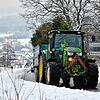 Weihnachtsbäume auf ihrem letzten Weg. In normalen Jahren kommen rund 2000 für den Funken zusammen.