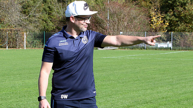 Trainer Oliver Wittich und der TuS Immenstaad