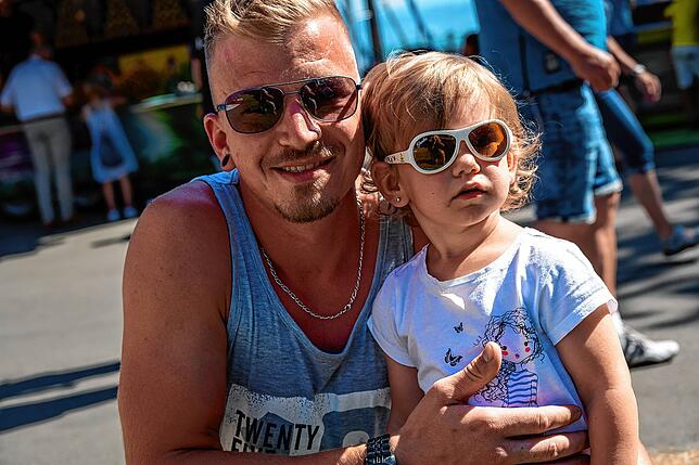 Bild 26: Seehasenfest 2022: Besucher freuen sich über den Rummel