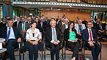 Bei der Feierstunde zum 40-jährigen Bestehen des Schwarzwald-Baar-Kreises. Im Bild die drei Landräte Karl Heim (von links), Rainer ...
