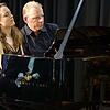Vierhändig spielten Gabriela Fahnenstiel und Adrian Oetiker den neuen Steinway-Flügel im Laufenburger Schlössle ein.