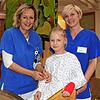 Die Gesundheits- und Kinderkrankenschwestern Vera Zeiher (links) und Sandy Schell im Spielbereich der Konstanzer Kinderklinik. Die ...