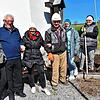 Die Friedenslichtkapelle soll mit Leben erfüllt werden: Vor Ostern pflanzt das Kapellenteam des Kultur- und Theatervereins Zeitschleuse ...